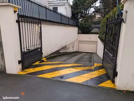 location parking – quartier bois – proche rer a & bois de vincennes