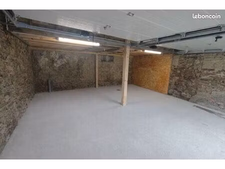 stockage/garage/dépôt à louer