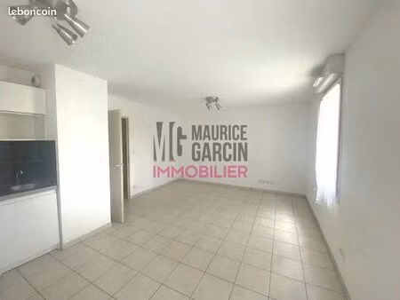studio 1 pièce 30 m²