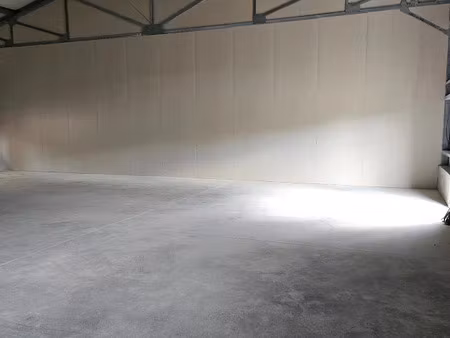 location locaux professionnels 1 pièce 300 m² à apt (84400)  1 950 €