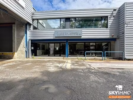 lot immobilier - entrepot 900m2/salle de fete - bureaux