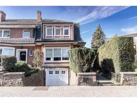 maison avec 3 chambres