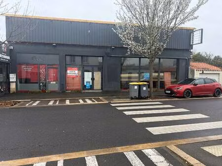 vente bureaux et commerces aux sables-d'olonne (85100) : à vendre / 270m² les sables-d'olo
