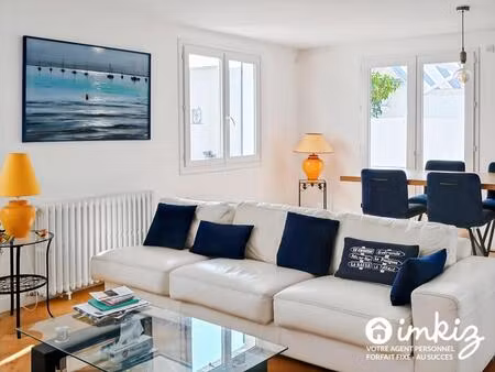 maison renovée en 2024  proche commerces  port