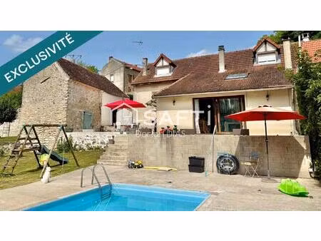 vue dégagée  piscine chauffée et grands volumes