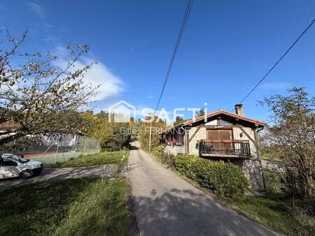 charmante maison dans typique village ariégeois.