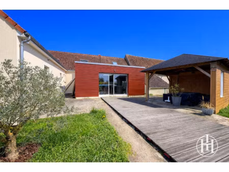 exclusivité : maison d'architecte de 230 m2 avec dépendances