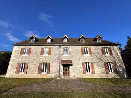 immeuble en pleine propriété à velars sur ouche !