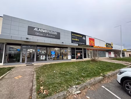 local commercial plaisance du touch 143 m2