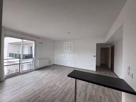 location appartement 3 pièces à angers (49000) : à louer 3 pièces / 67m² angers