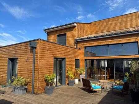 a saint loubès  immeuble mixte de 388 m² - appartement d'architecte spacieux - 6 pièces - 