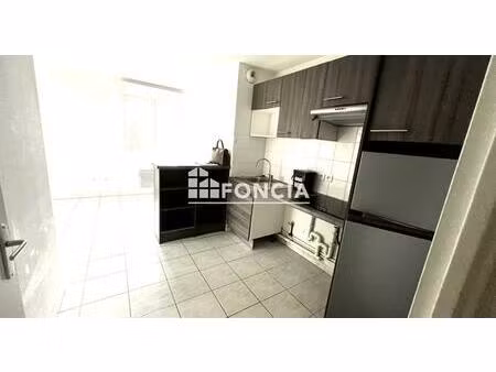 exclusivite joli t3 avec balcon et parking