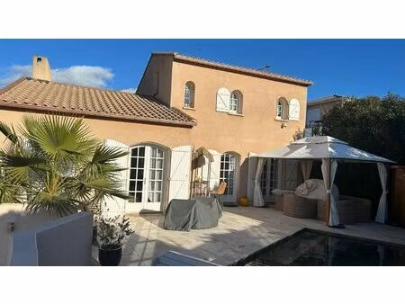 maison individuelle avec piscine et jardin – cadre de vie idé