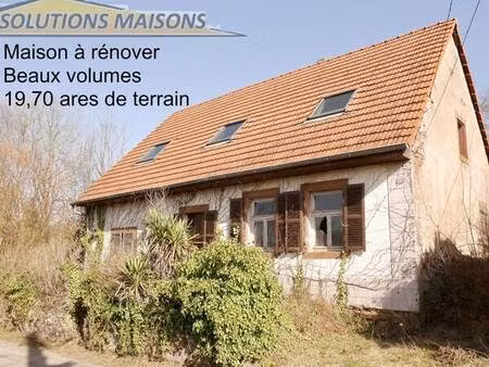 maison individuelle a renover  sur 19 70 ares de terrain