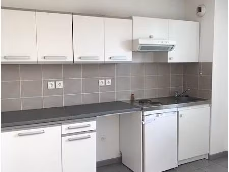 appartement t2 lumineux avec terrasse et parking à aussonne proche blagnac