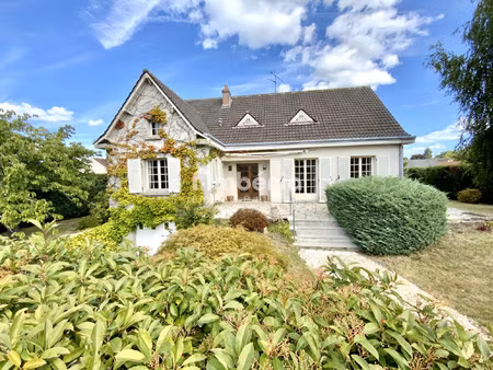 charmante maison traditionnelle d'environ 141 m²