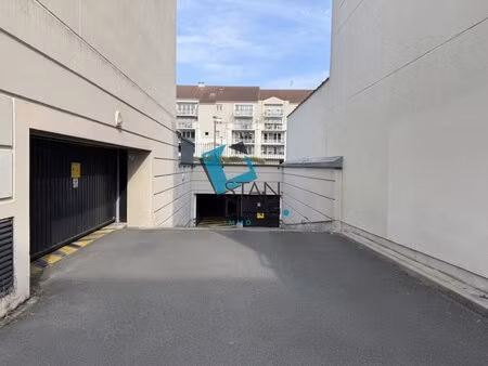 à louer garage-parking 12 m² – 75 € |lille
