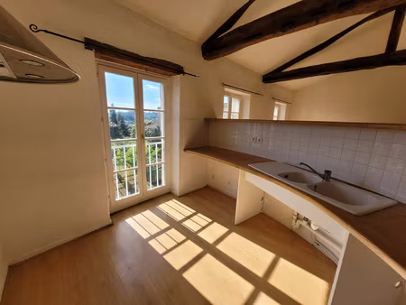 auch  centre historique  venez découvrir ce beau t3 de 65m2.