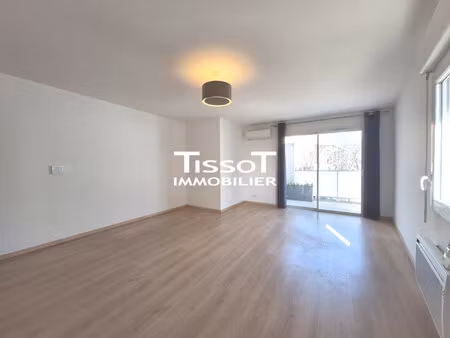 location local professionnel 25m² nimes 30000