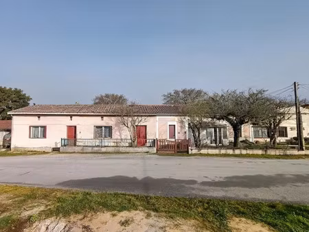 vente maison 8 pièces 155 m² à montlieu-la-garde (17210)  140 000 €