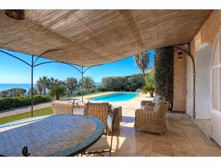 rare villa de plein pieds aux issambres  vue mer