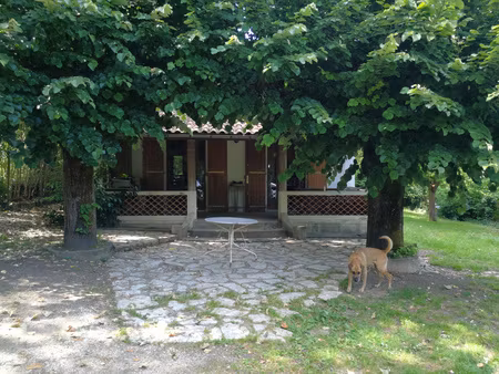 maison de charme à réinventer travaux– proche rivière & hors zone inondable.potenciel de t
