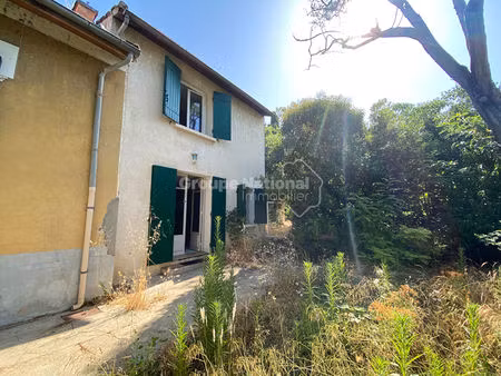 ensemble immobilier proche des commodités