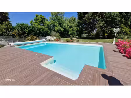 maison plain-pied 217 m2 - 5 chambres - piscine - parc 1 4 hectare - dpe b - carcares sain
