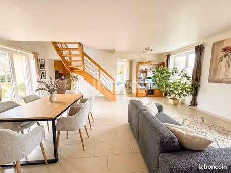 maison 8 pièces 175 m²
