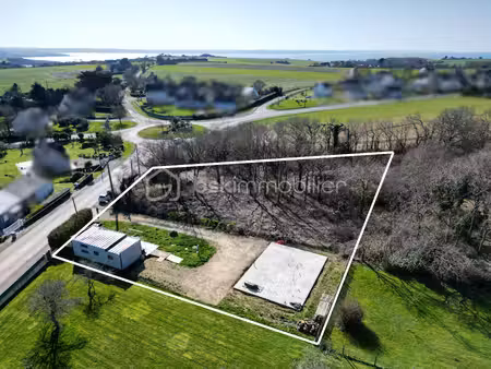 terrain de 4 388 m² à plomodiern