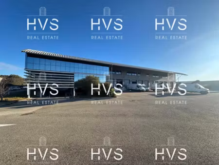 batiment industriel a louer - quais de dechargement