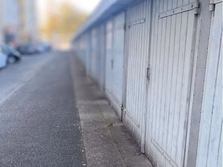 garage individuel fermé  neudorf