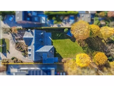 ruime villa met 6 slaapkamers op perceel 20are!