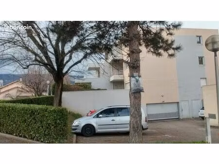 garage loué 95/mois