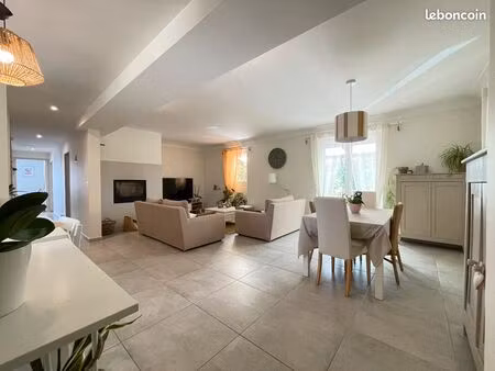 maison meublée à louer à l'année a sarlat