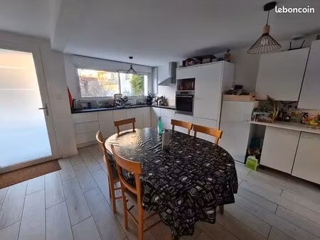 chambre dans maison avec jardin