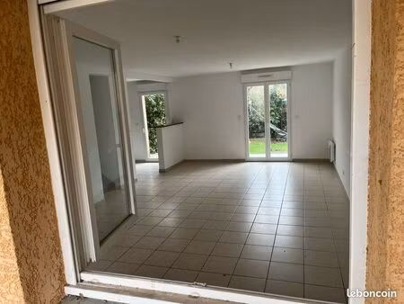 villa t4 secteur réveillon