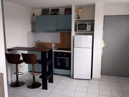 loue appartement à l année grau du roi