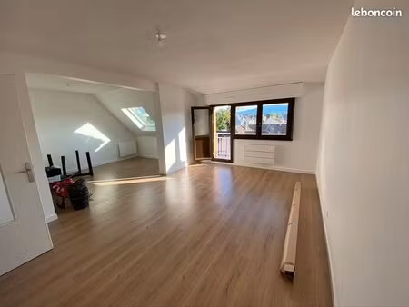 app. 3 pièces au dernier étage avec une belle vue