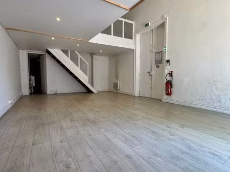 location commerce 1 pièce 36 m² à marseille 2 (13002)