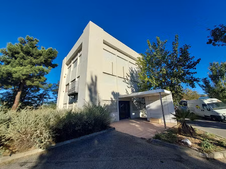 location commerce 900 m² à marseille 16 (13016)