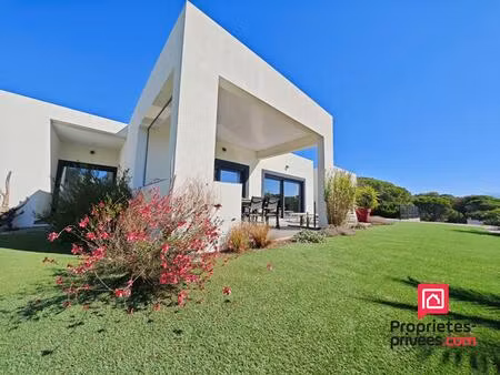 villa contemporaine 220 m2- piscine- 3 appartements possibles!- piece insonorisee