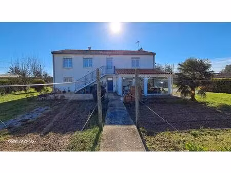 charmante maison 4 chambres 2 sde sur terrain 1100 m2 clôturé et plat