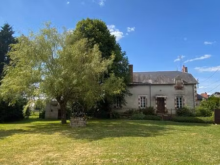 belle propriété ancienne avec garages et grand terrain - secteur calme