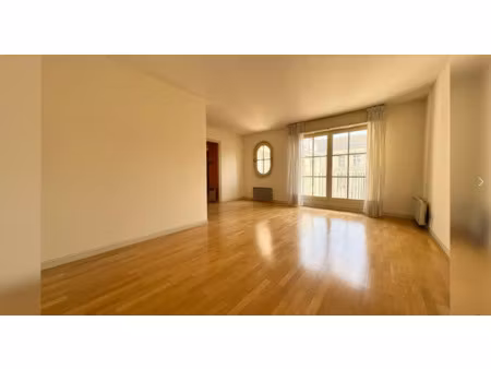 location appartement 2 pièces 47m² lille 59000