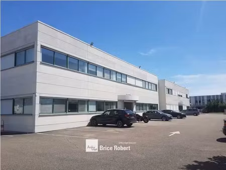 location bureaux - entrée indépendante - possibilité d'enseigne - vaulx en velin