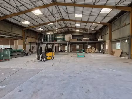 rg conseil vous propose un local d'activités indépendant de 1300 m²  à la location  dispon