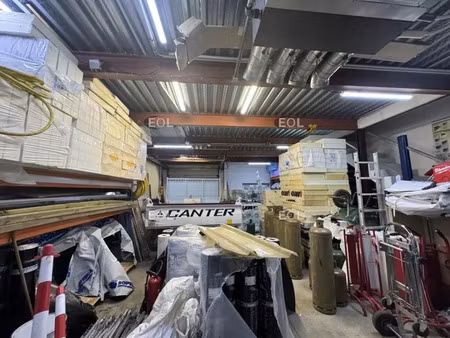 local d'activités de 273 m² à vendre à evry-courcouronnes (91)