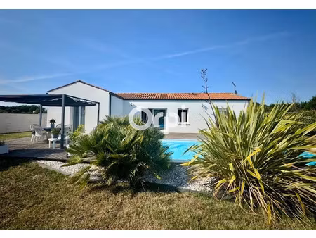 vente maison 4 pièces 107 m² à l'eguille (17600)  323 900 €