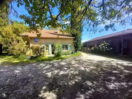 vente ferme 10 pièces 265 m² à prats-du-périgord (24550)  300 000 €